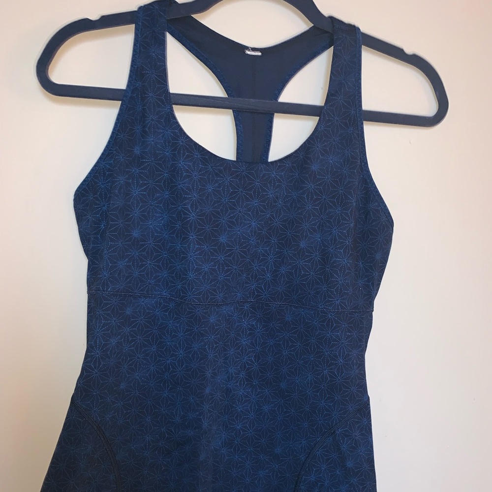 Lululemon racer back top with built in bra